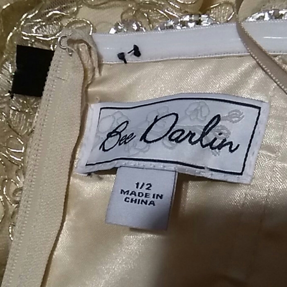 Bee Darling - Picture 6 of 7